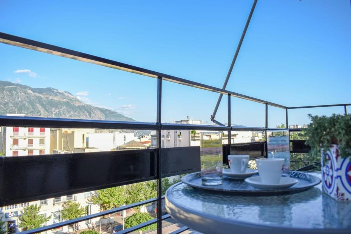 Cozy Flat On The Main Square, 10Min To The Sea Villa Kalamata Exterior photo