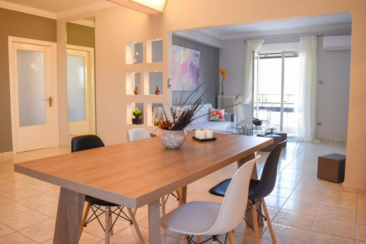 Cozy Flat On The Main Square, 10Min To The Sea Villa Kalamata Exterior photo