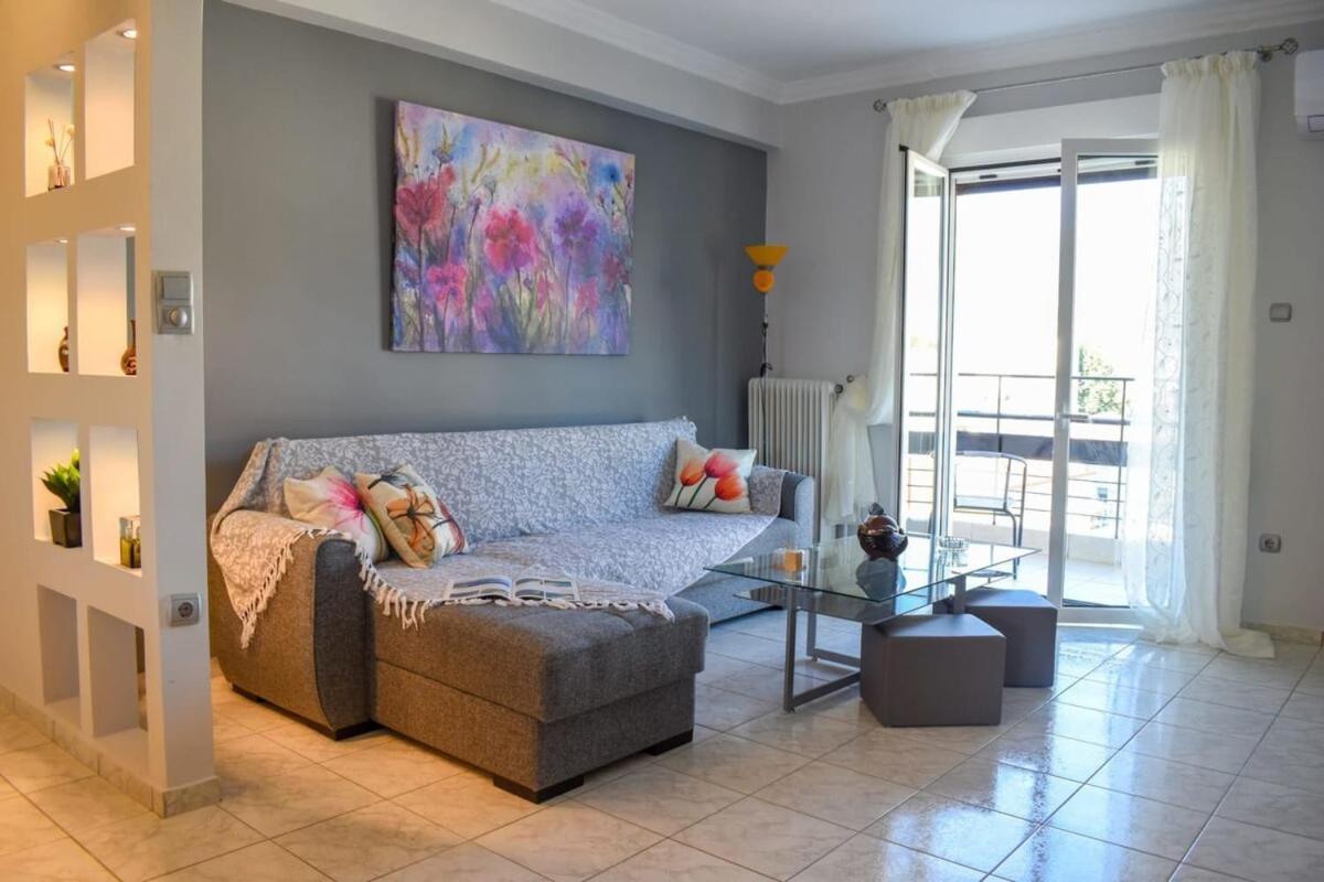 Cozy Flat On The Main Square, 10Min To The Sea Villa Kalamata Exterior photo