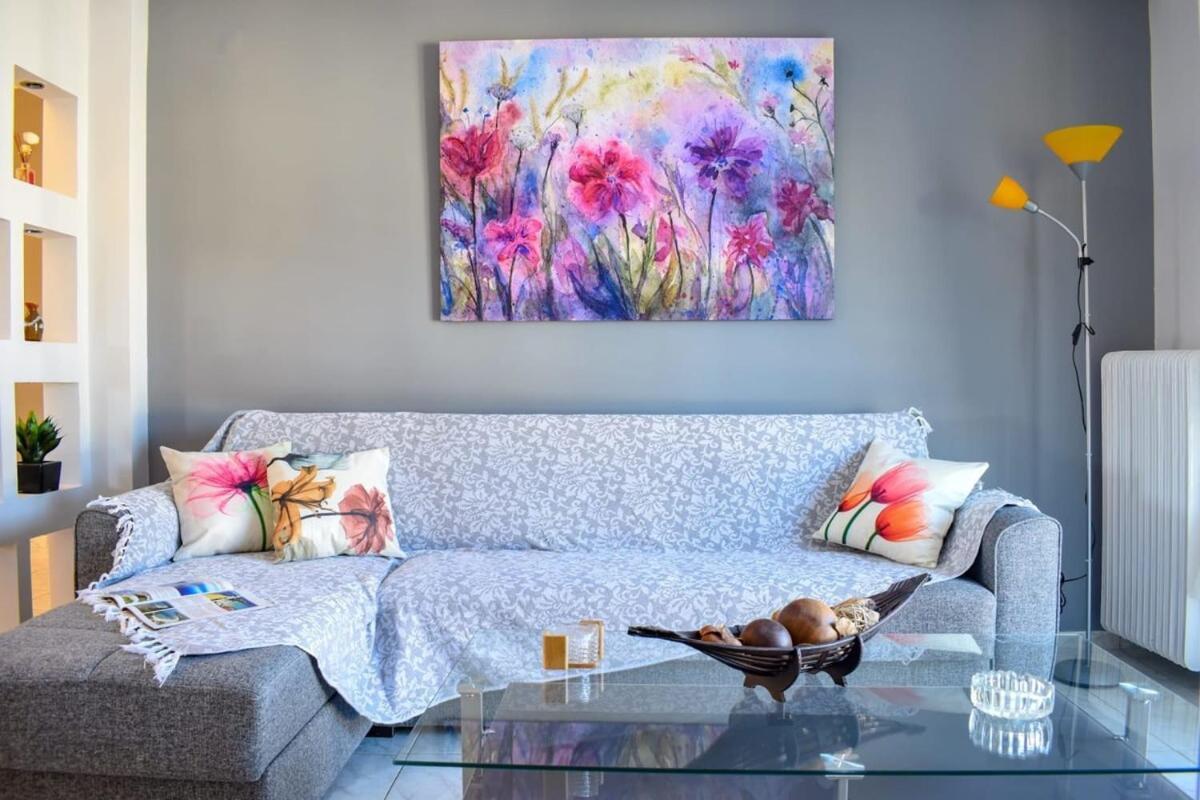 Cozy Flat On The Main Square, 10Min To The Sea Villa Kalamata Exterior photo