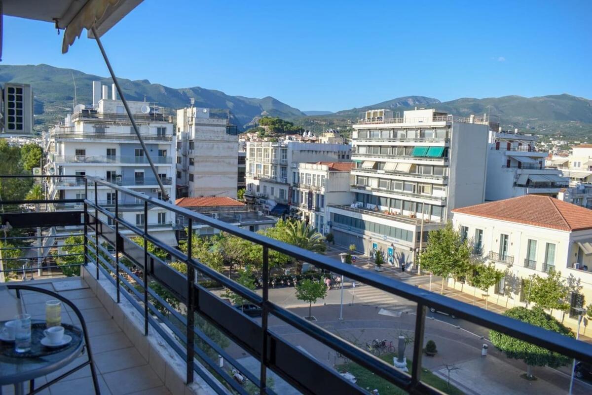 Cozy Flat On The Main Square, 10Min To The Sea Villa Kalamata Exterior photo