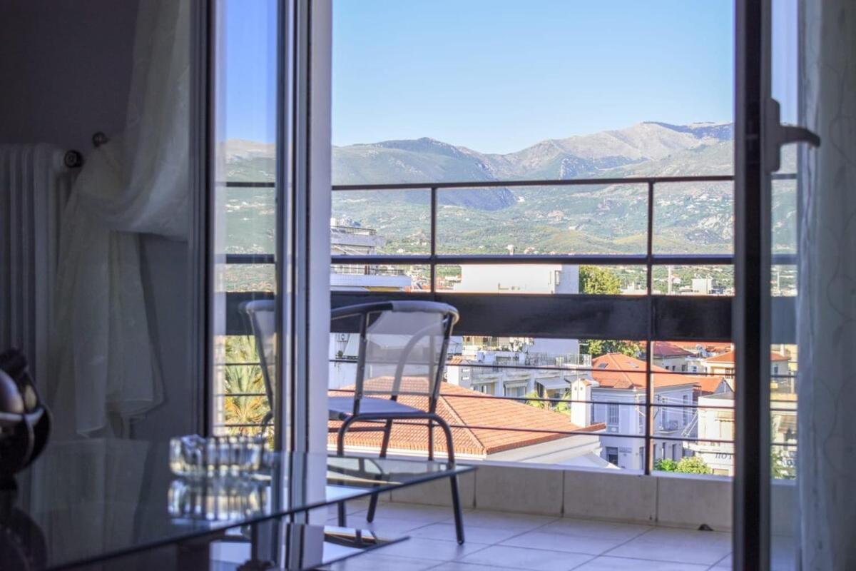 Cozy Flat On The Main Square, 10Min To The Sea Villa Kalamata Exterior photo